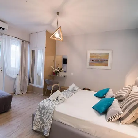 Lefkas &
