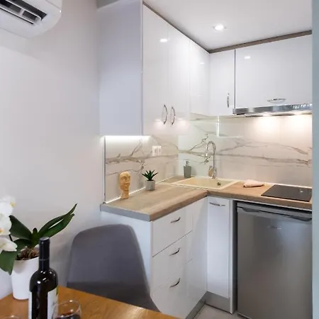 Apartament Lefkas & *